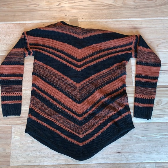 An orange and black “hipster” sweatshirt - Picture 3 of 3